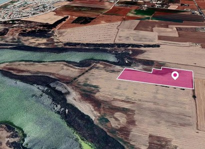 Dromolaxia, Larnaca Touristic Field For Sale | WW29636