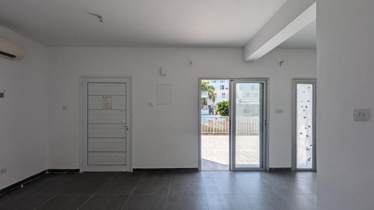 Ground floor two bedroom apartment in Mazotos, Larnaca