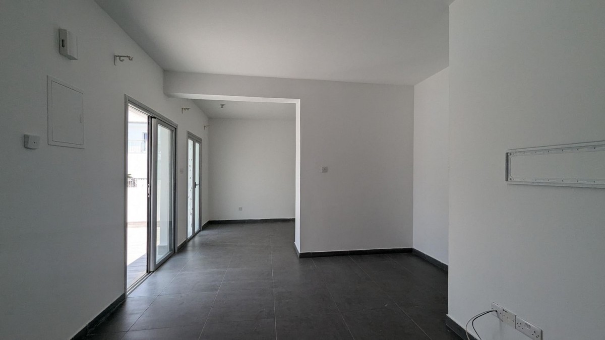 Ground floor two bedroom apartment in Mazotos, Larnaca
