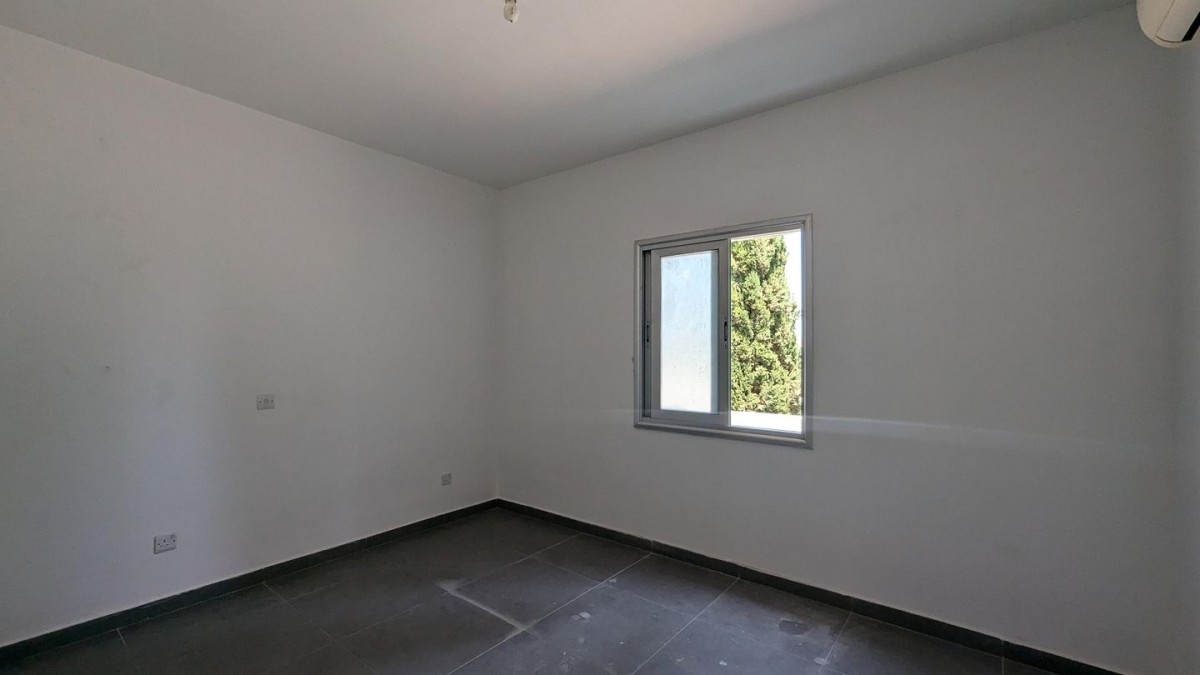 Ground floor two bedroom apartment in Mazotos, Larnaca