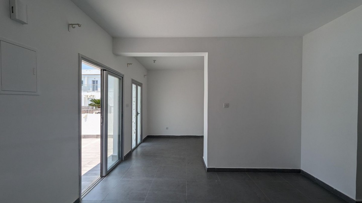 Ground floor two bedroom apartment in Mazotos, Larnaca