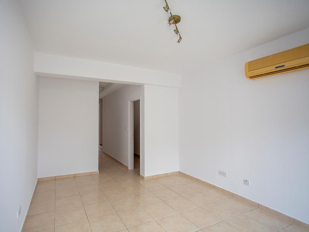Town House / Maisonette For Sale  in  Peyia