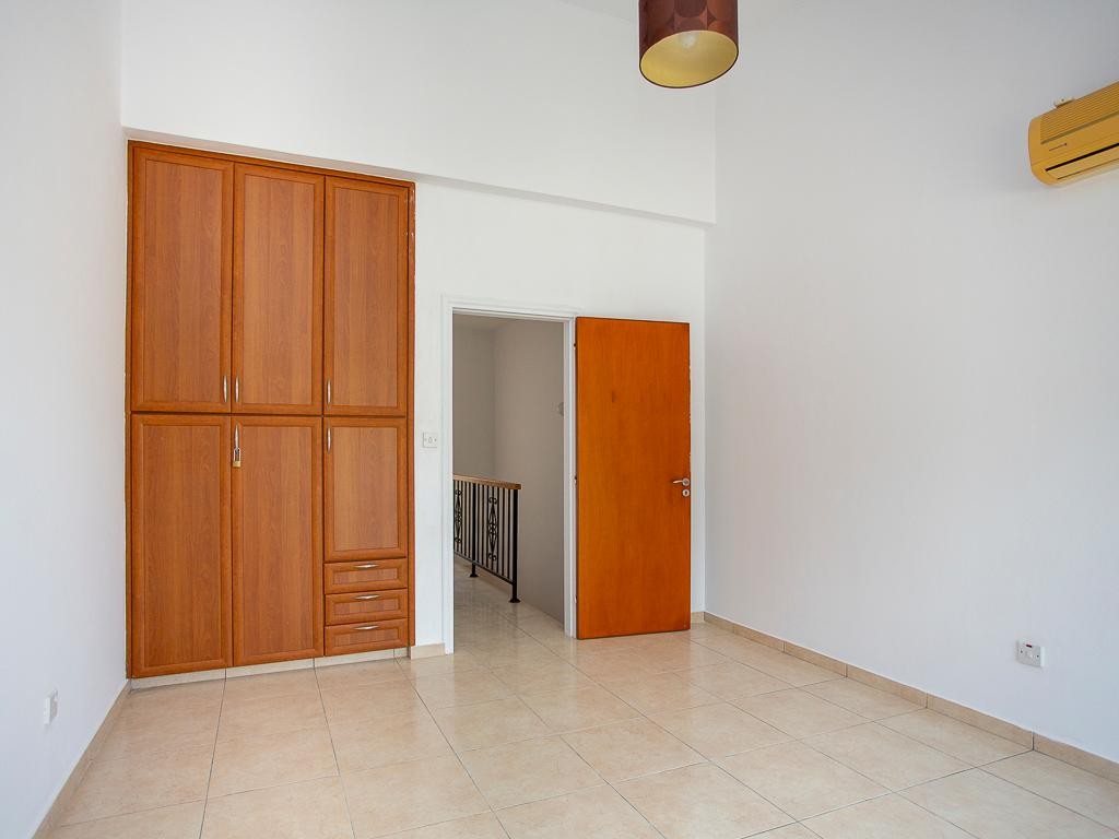 Town House / Maisonette For Sale  in  Peyia