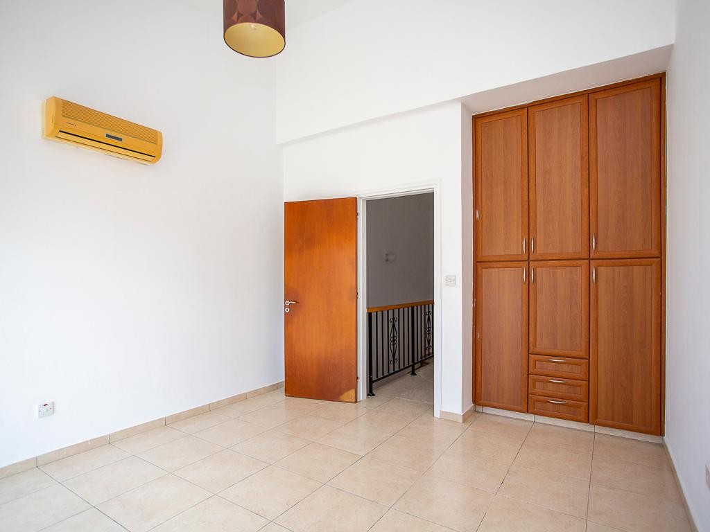 Town House / Maisonette For Sale  in  Peyia