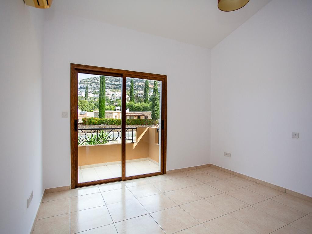 Town House / Maisonette For Sale  in  Peyia