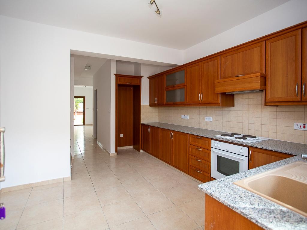 Town House / Maisonette For Sale  in  Peyia