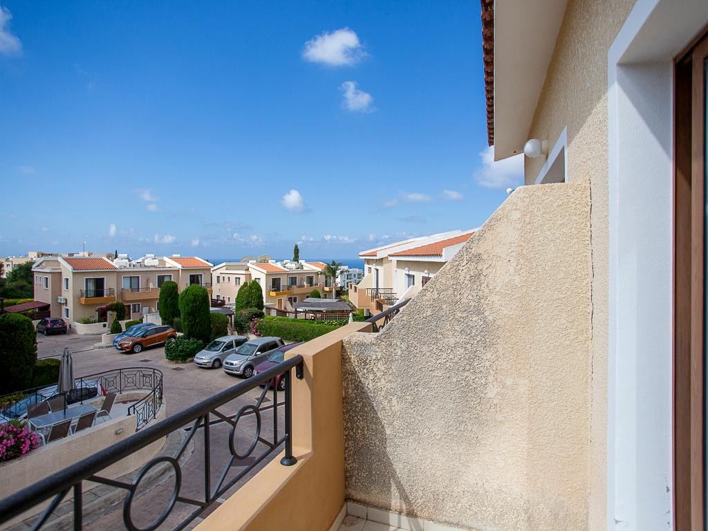 Town House / Maisonette For Sale  in  Peyia