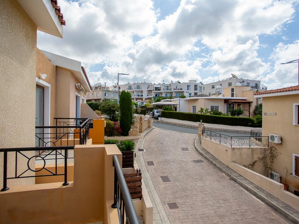 Town House / Maisonette For Sale  in  Peyia