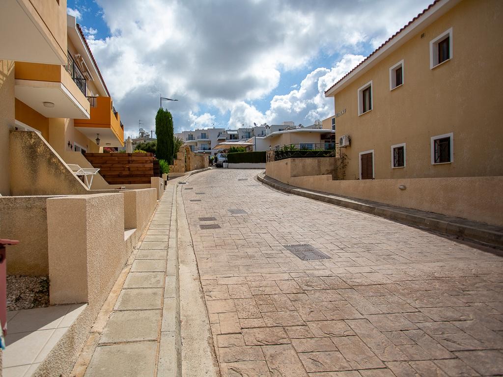 Town House / Maisonette For Sale  in  Peyia
