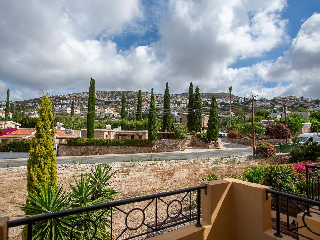 Town House / Maisonette For Sale  in  Peyia