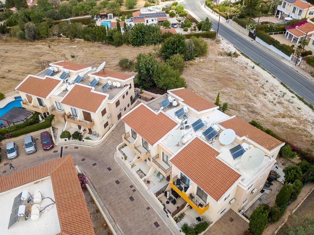 Town House / Maisonette For Sale  in  Peyia