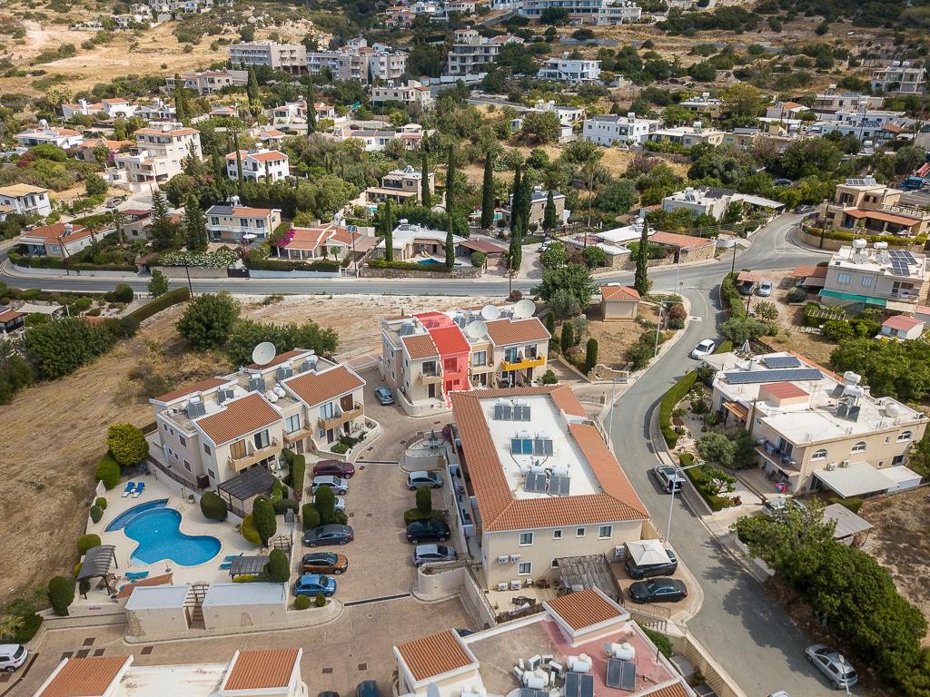 Town House / Maisonette For Sale  in  Peyia