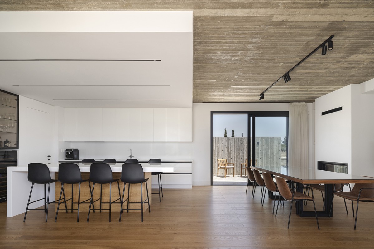 Detached Villa For Sale  in  Agia Marinouda