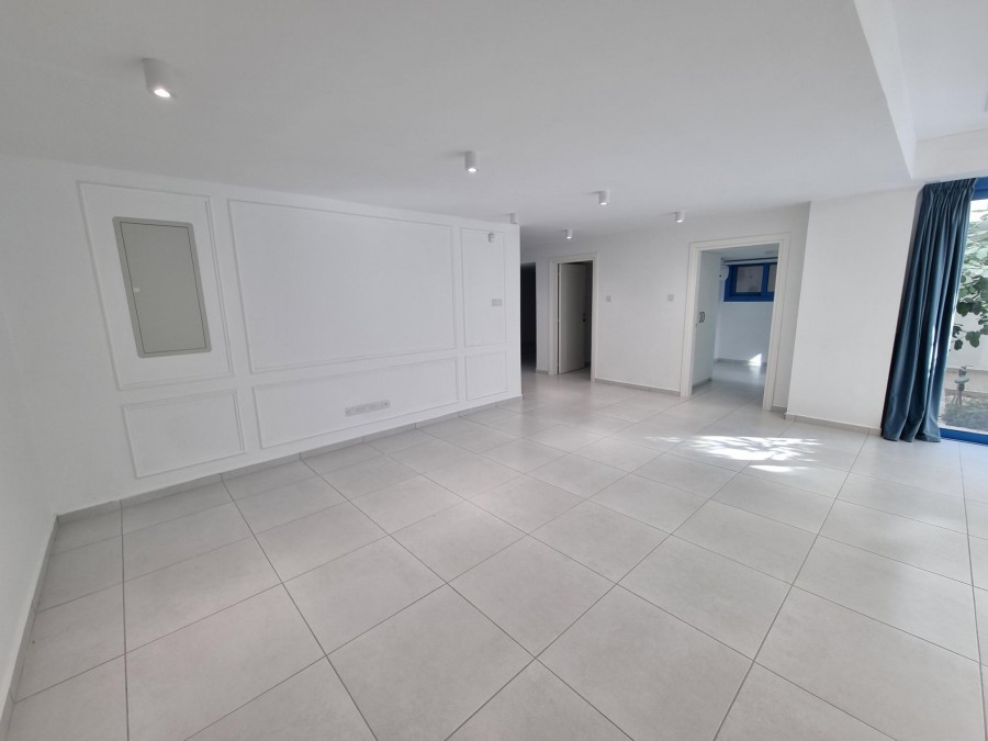 Semi Detached Villa For Rent  in  Chlorakas