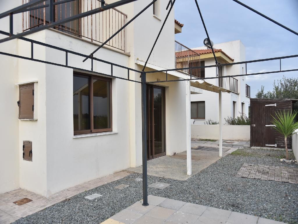 Town House / Maisonette For Sale  in  Pervolia