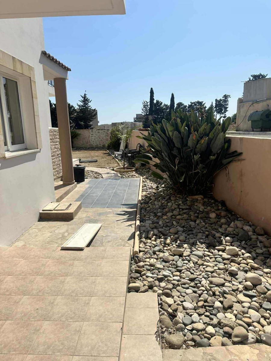 Detached Villa For Rent  in  Chlorakas