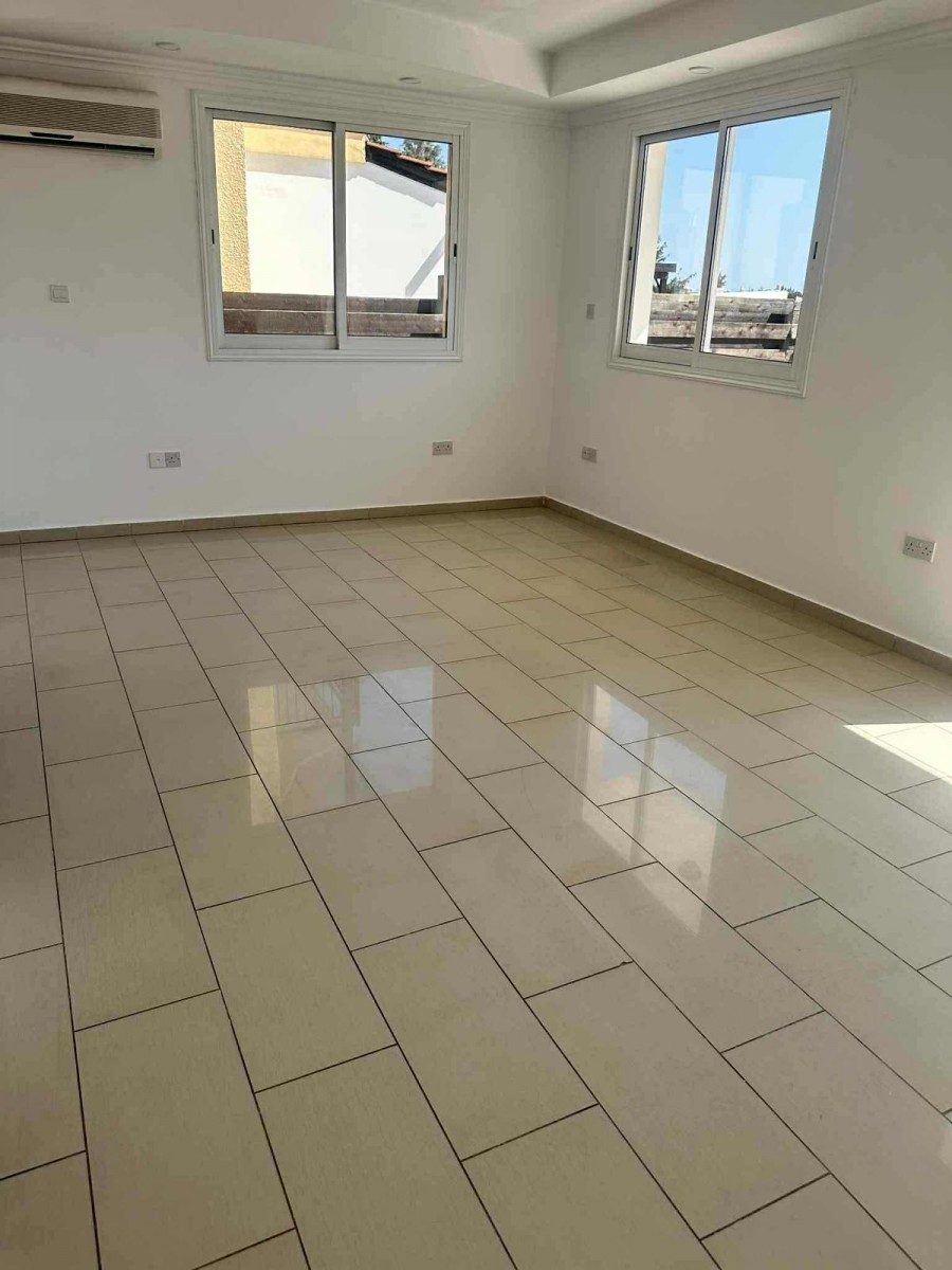 Detached Villa For Rent  in  Chlorakas