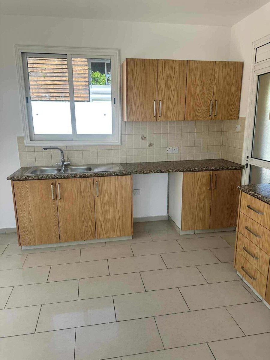 Detached Villa For Rent  in  Chlorakas