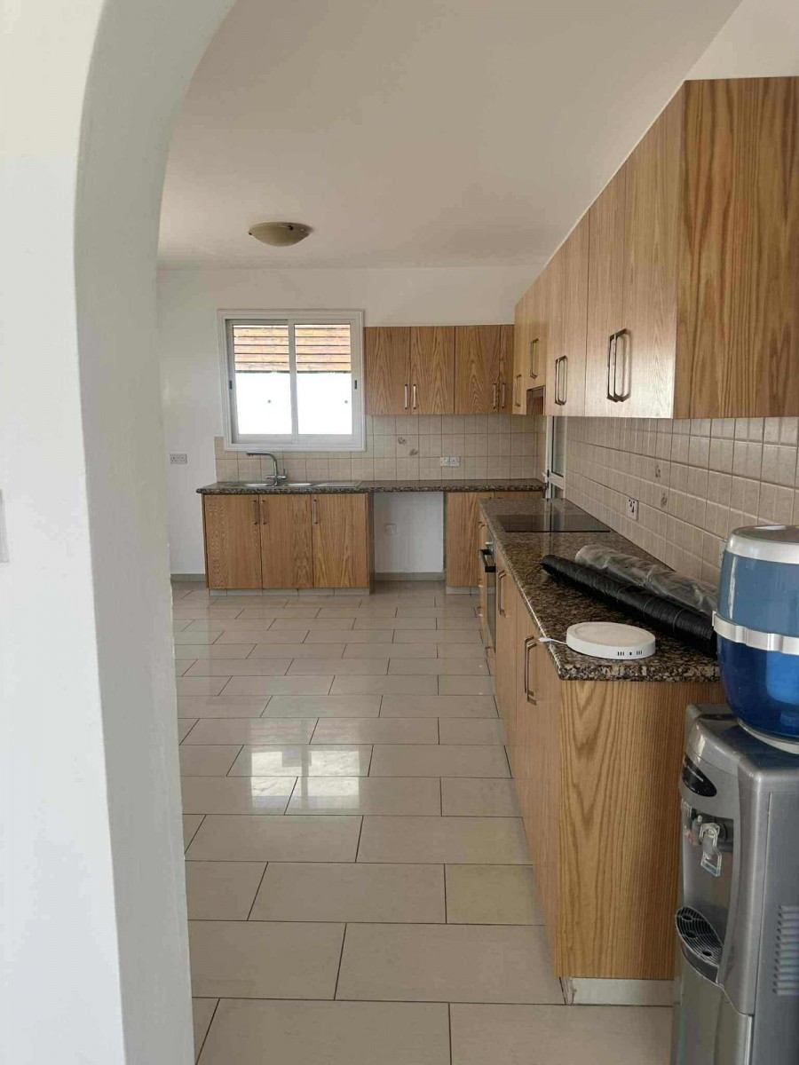 Detached Villa For Rent  in  Chlorakas