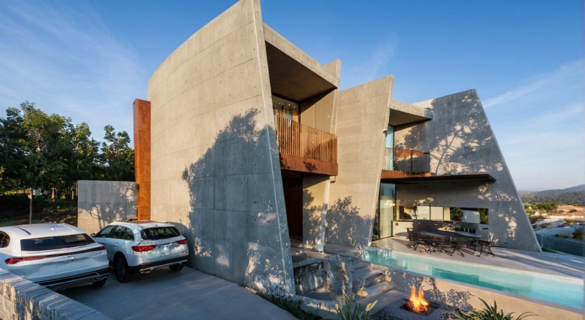 Detached Villa For Sale  in  Select Location