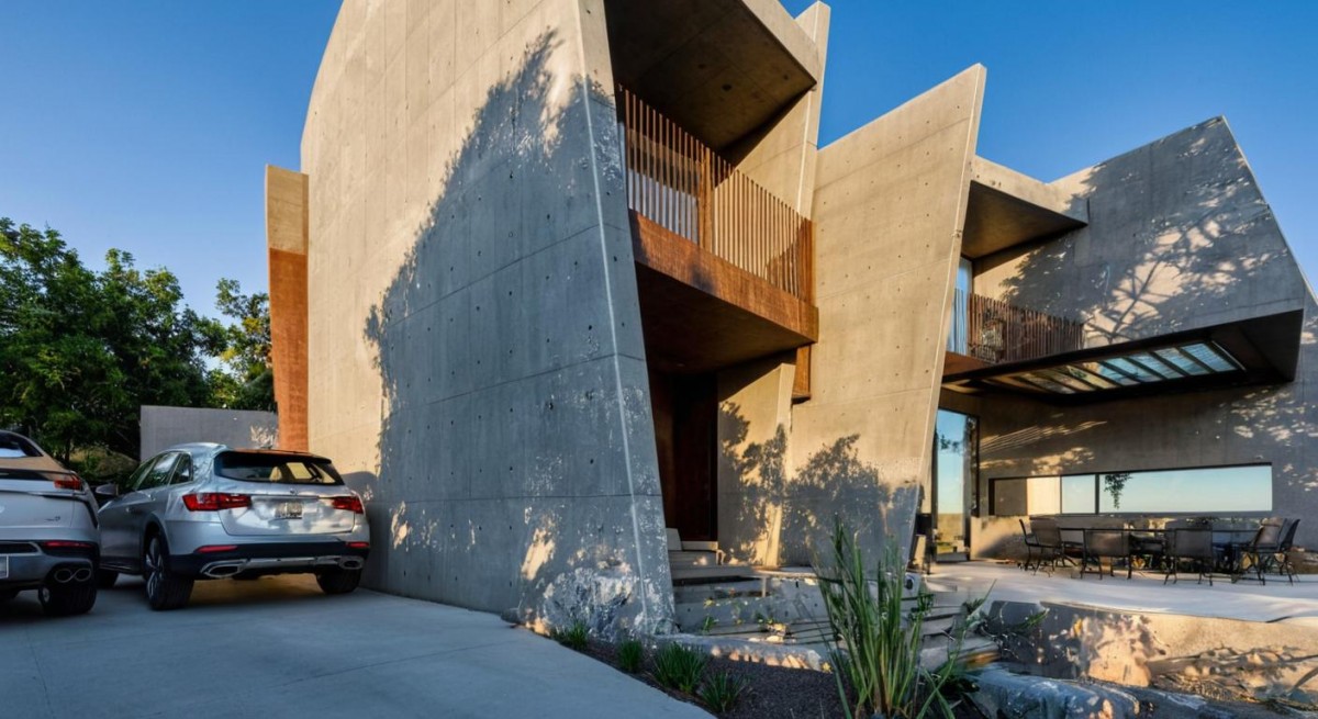 Detached Villa For Sale  in  Select Location