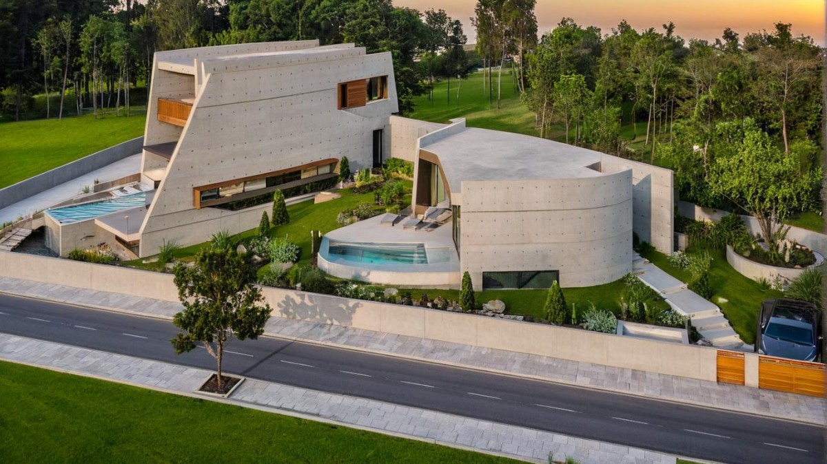 Detached Villa For Sale  in  Select Location