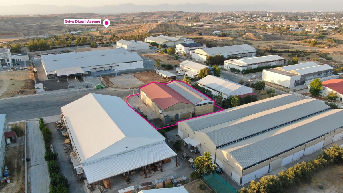 Industrial / Warehouse For Sale  in  Ergates