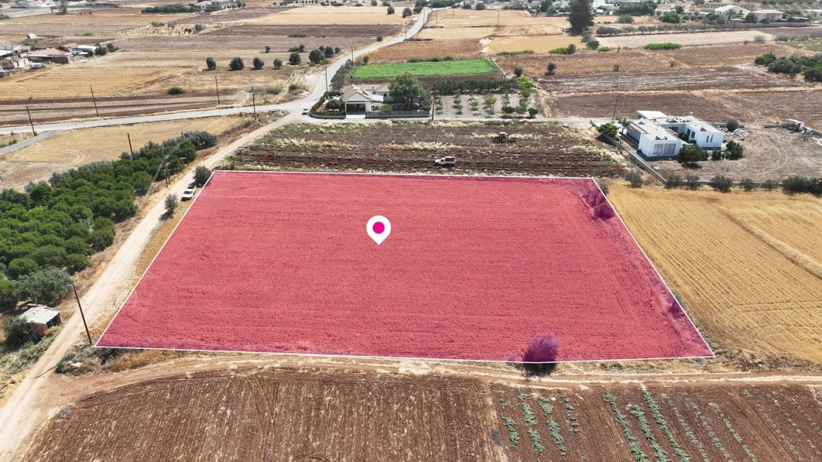 Residential field in Peristerona, Nicosia