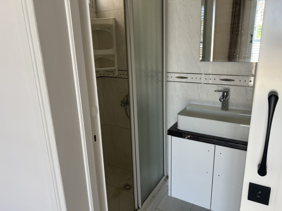 Garden Flat For Sale  in  Select Location