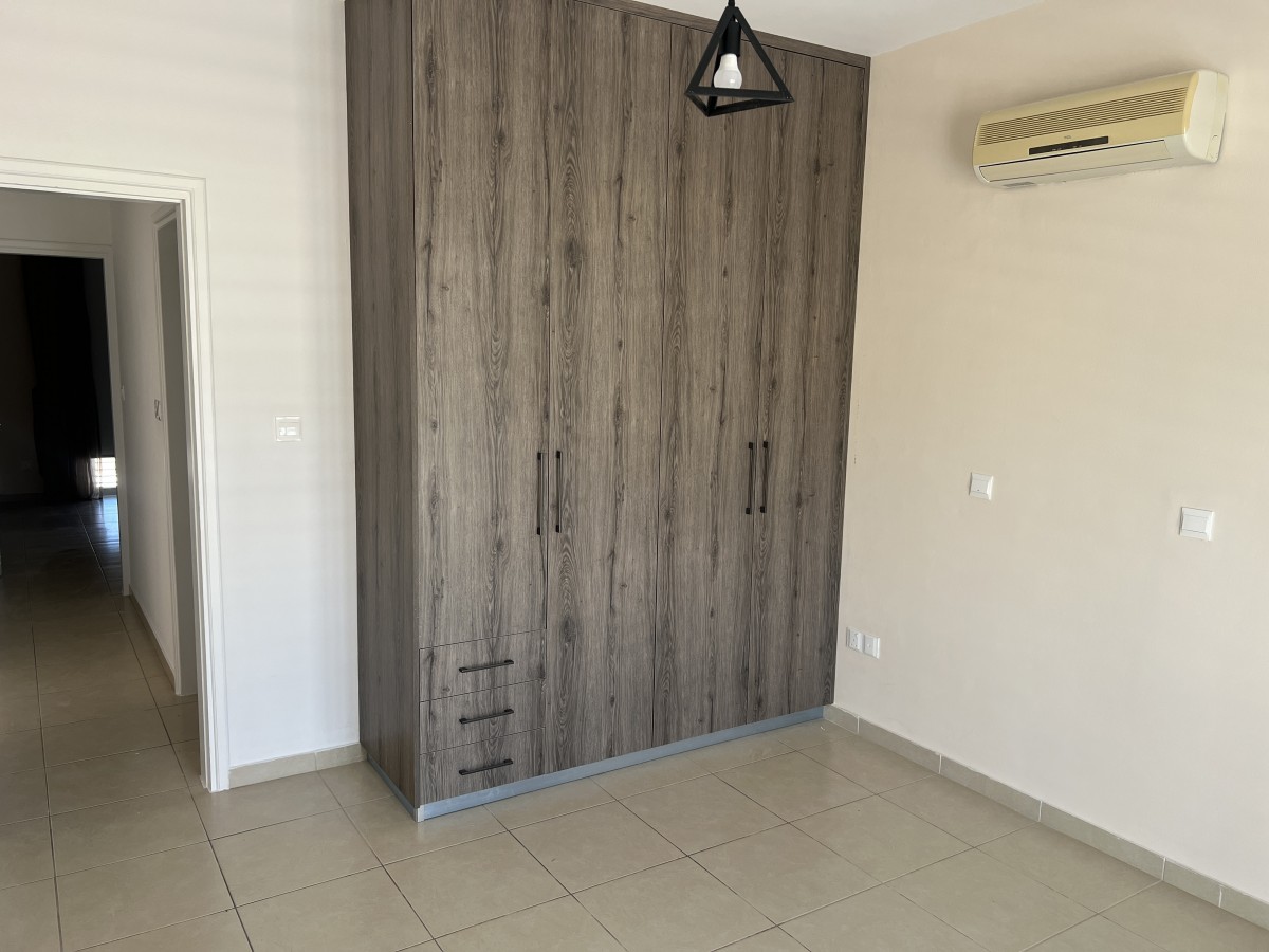 Garden Flat For Sale  in  Select Location