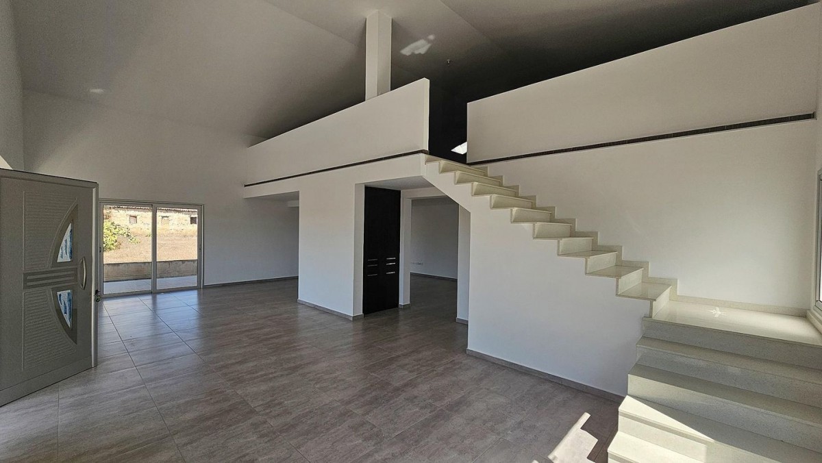 Charming Metallic-Frame Detached Home with Attic – Peristerona, Nicosia