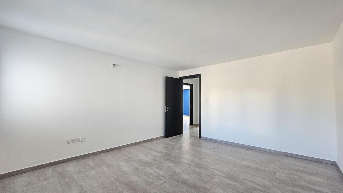 Charming Metallic-Frame Detached Home with Attic – Peristerona, Nicosia