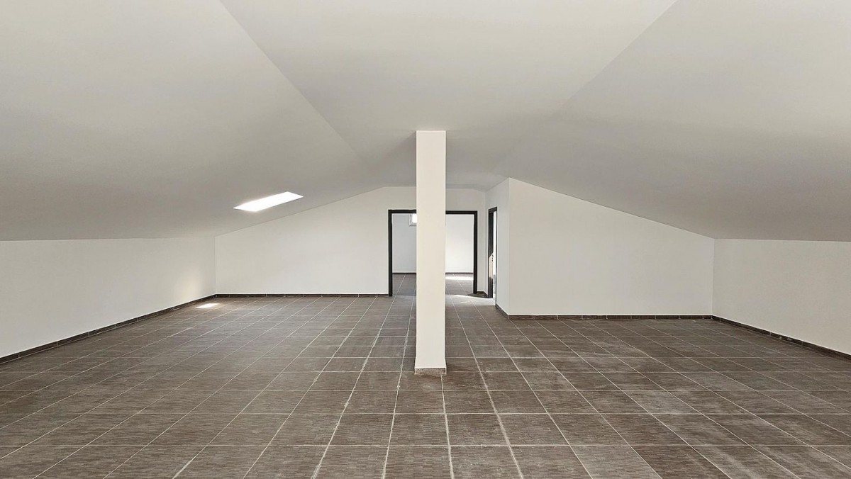Charming Metallic-Frame Detached Home with Attic – Peristerona, Nicosia