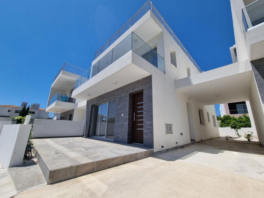 Detached Villa For Sale  in  Kato Paphos - Universal