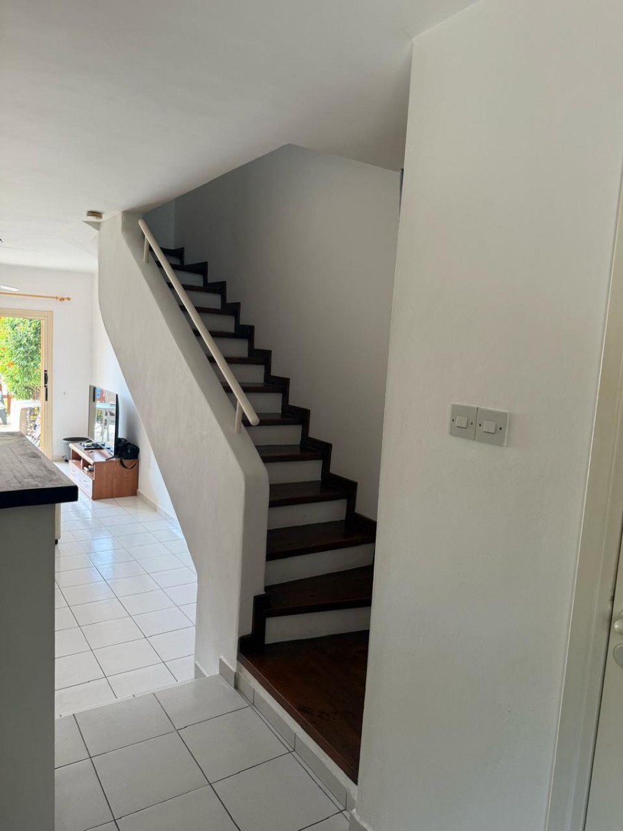 Town House / Maisonette For Rent  in  Kato Paphos - Universal