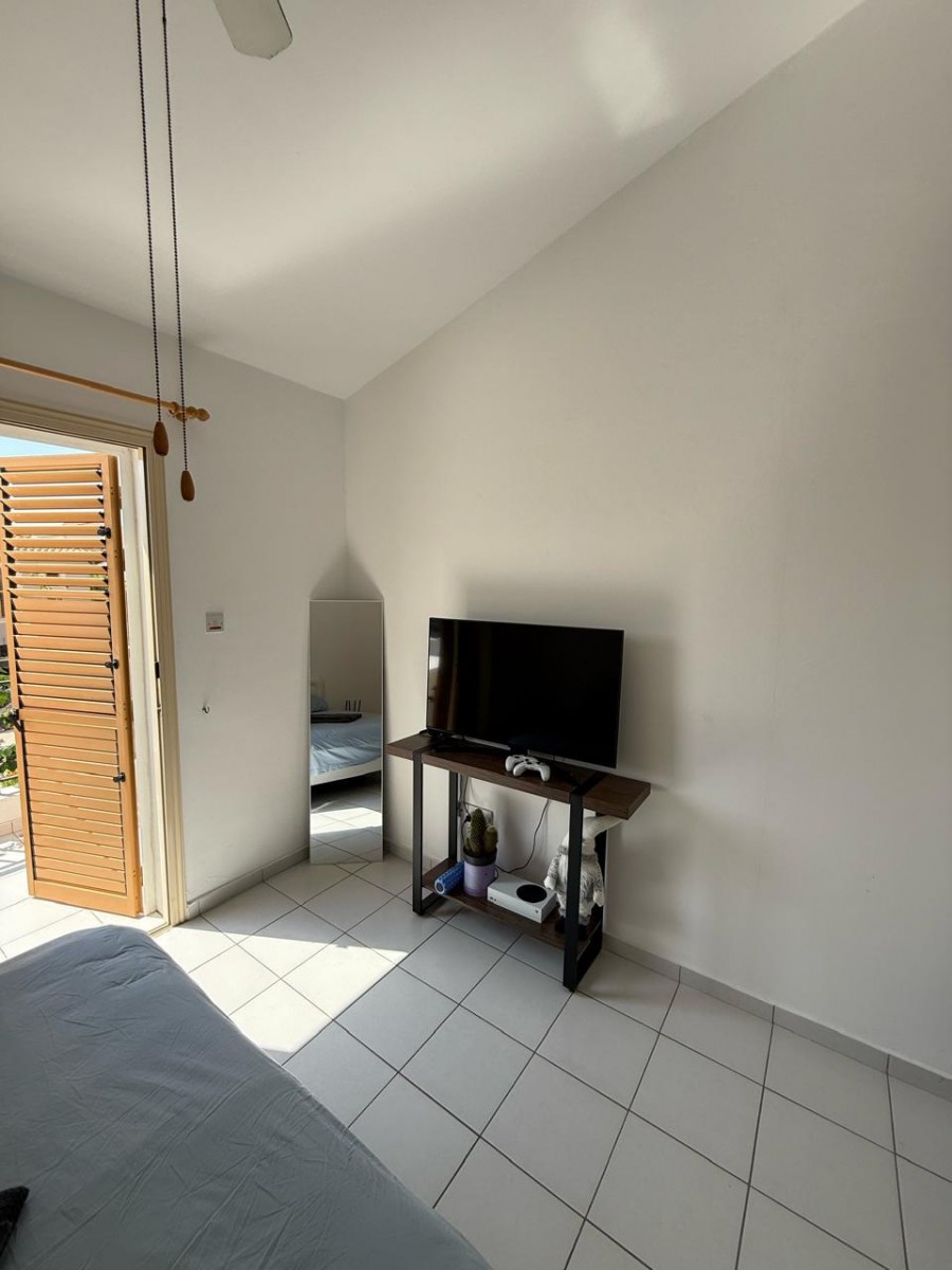 Town House / Maisonette For Rent  in  Kato Paphos - Universal