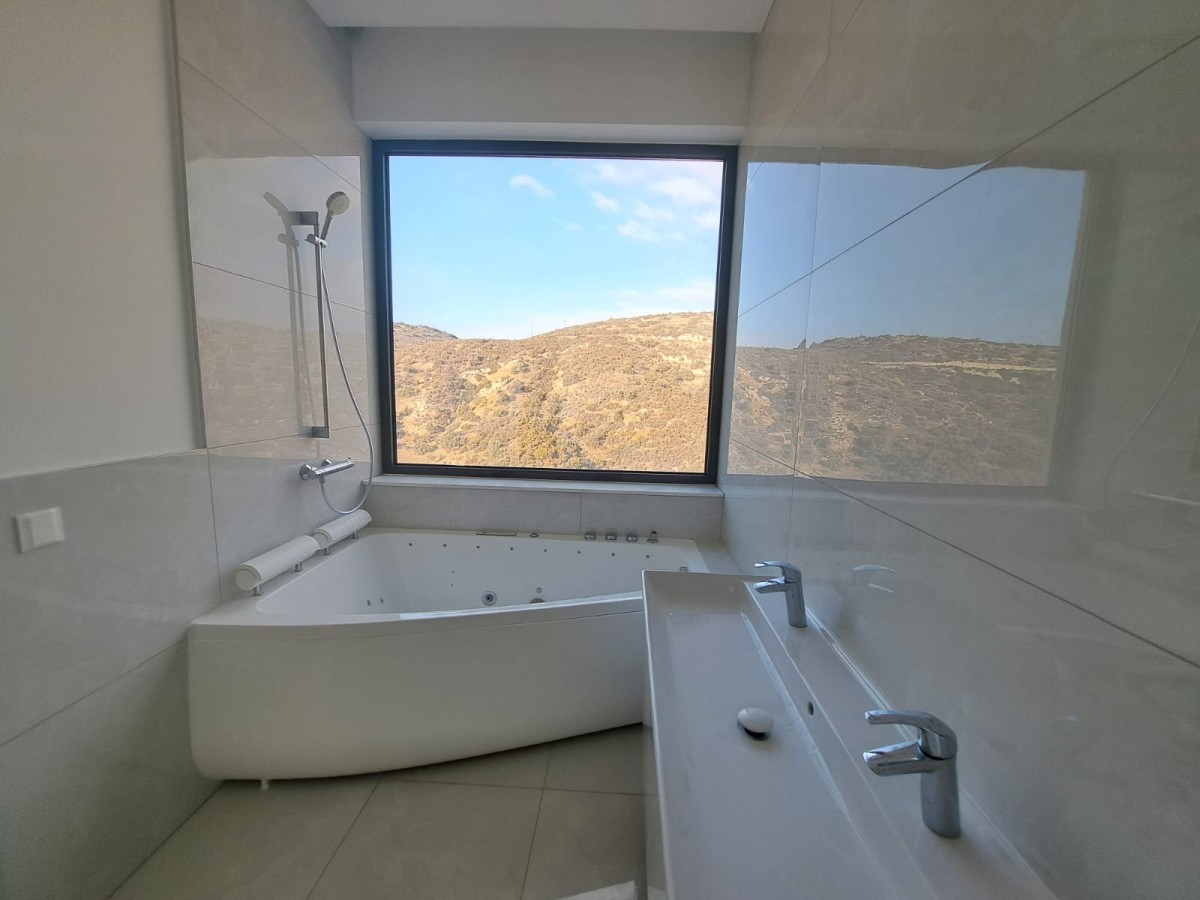 Detached Villa For Sale  in  Agios Tychon