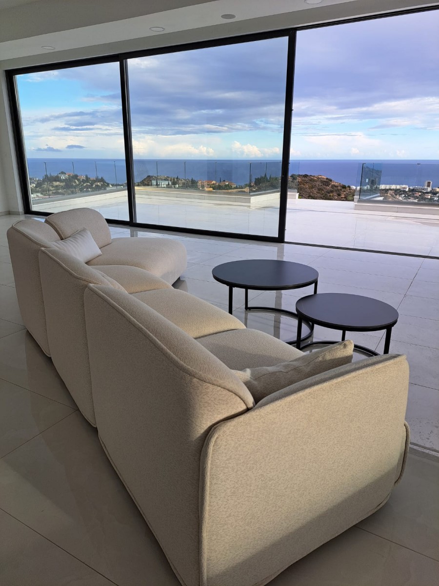 Detached Villa For Sale  in  Agios Tychon