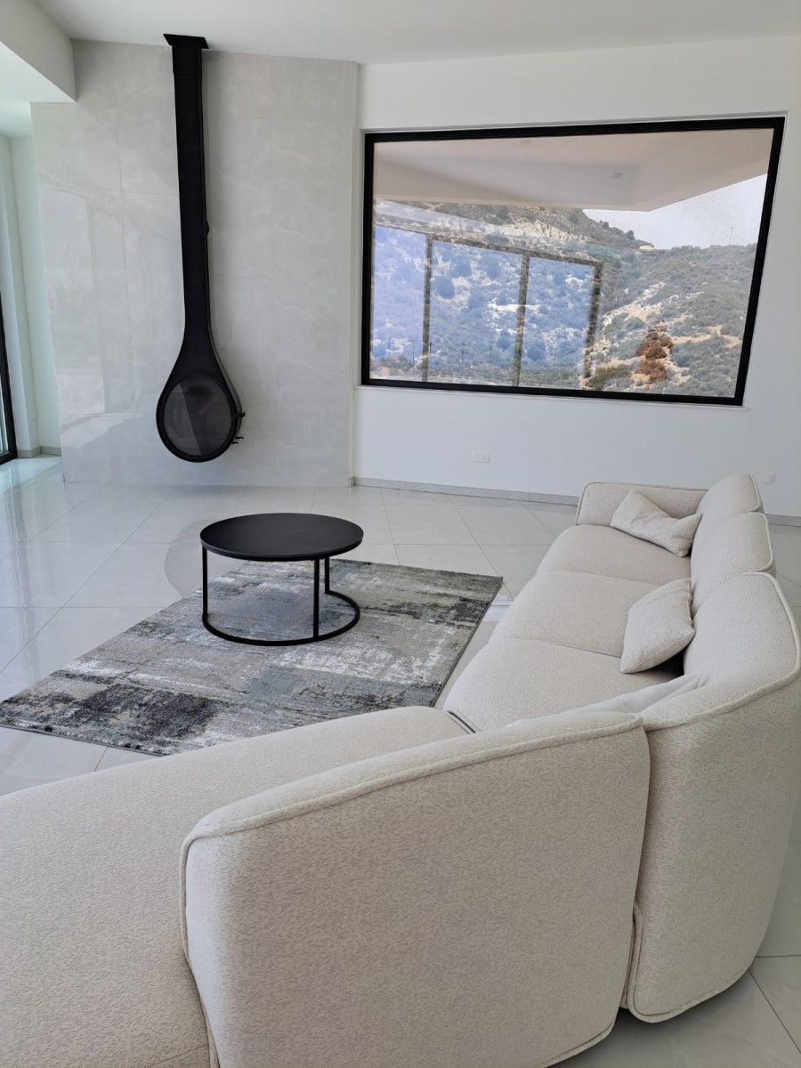 Detached Villa For Sale  in  Agios Tychon