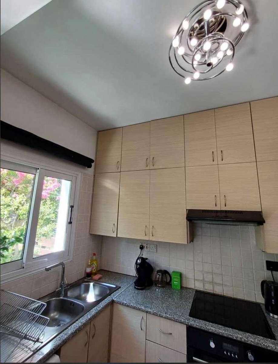 Town House / Maisonette For Rent  in  Kato Paphos - Universal