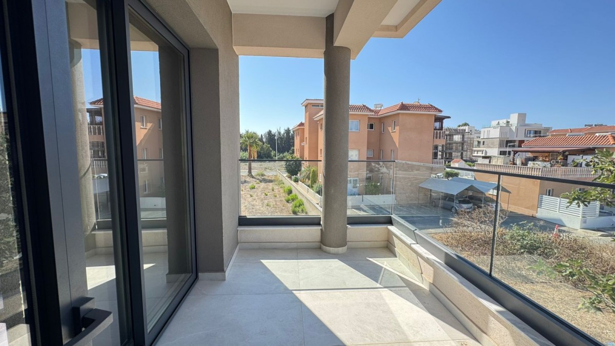 Town House / Maisonette For Rent  in  Kato Paphos - Universal