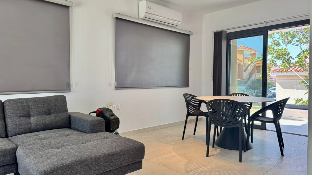 Town House / Maisonette For Rent  in  Kato Paphos - Universal