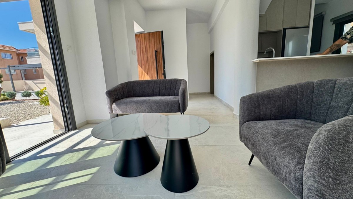 Town House / Maisonette For Rent  in  Kato Paphos - Universal