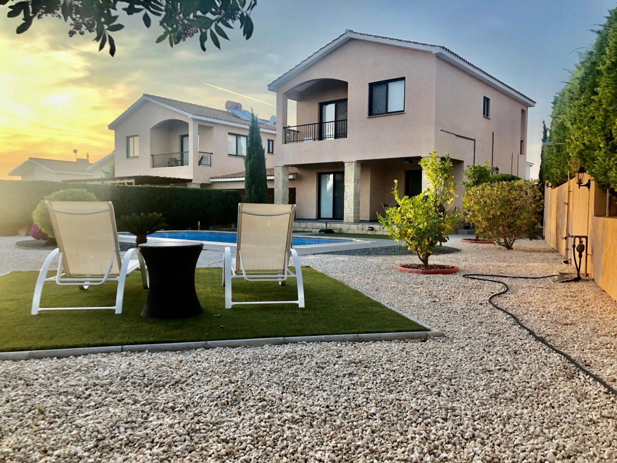 Detached Villa For Sale  in  Select Location