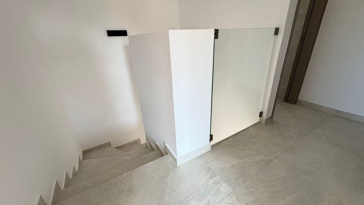 Town House / Maisonette For Rent  in  Kato Paphos - Universal