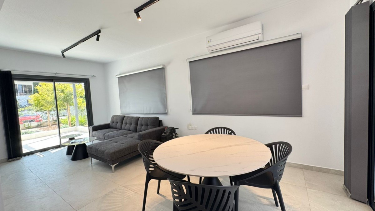 Town House / Maisonette For Rent  in  Kato Paphos - Universal