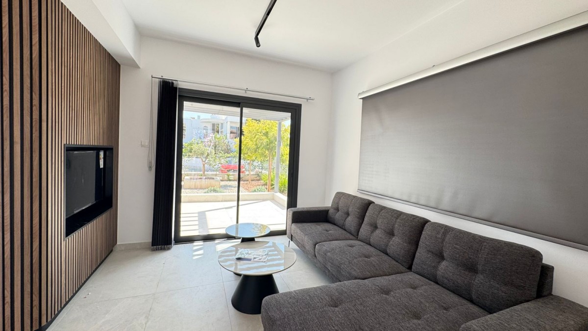 Town House / Maisonette For Rent  in  Kato Paphos - Universal