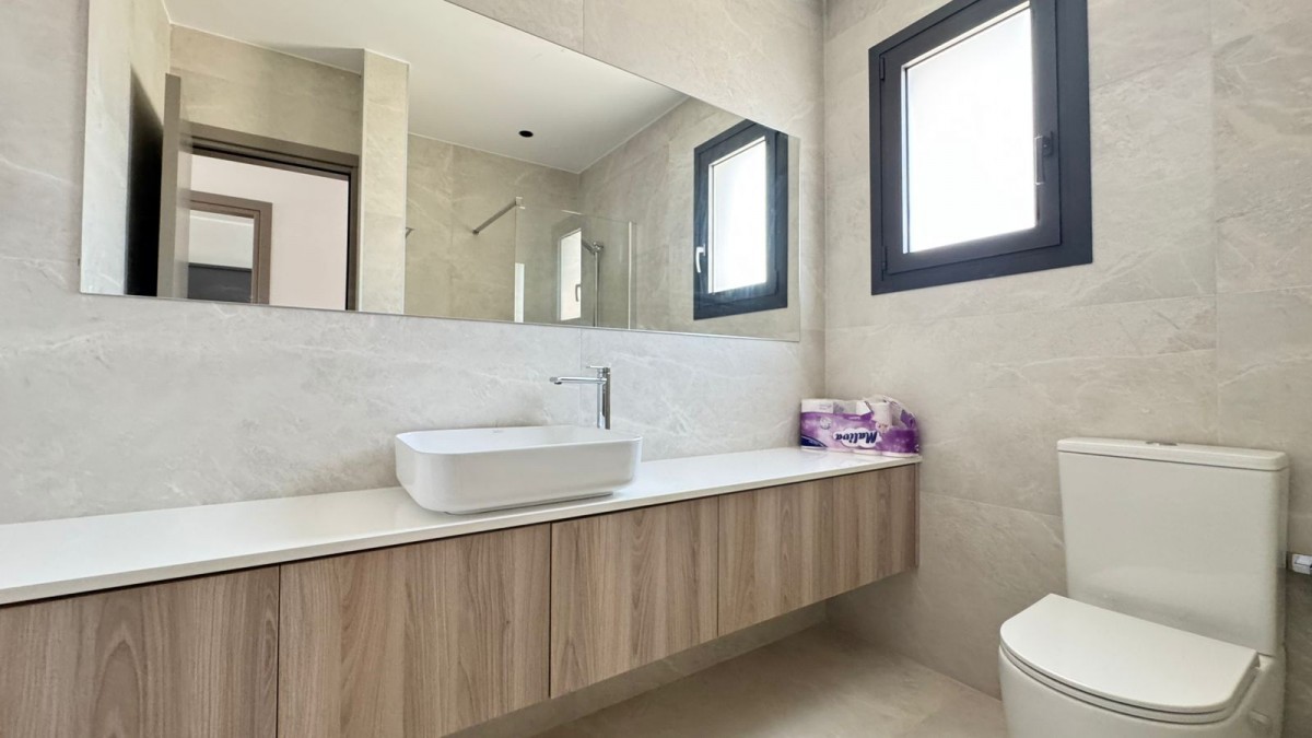 Town House / Maisonette For Rent  in  Kato Paphos - Universal