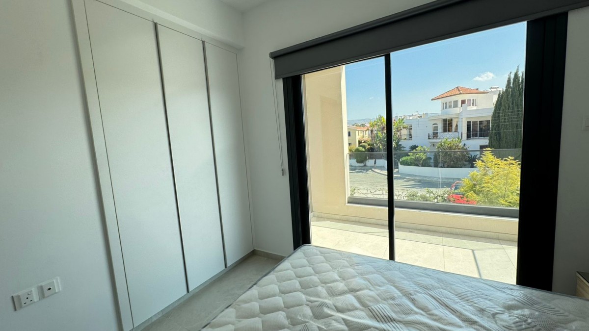 Town House / Maisonette For Rent  in  Kato Paphos - Universal