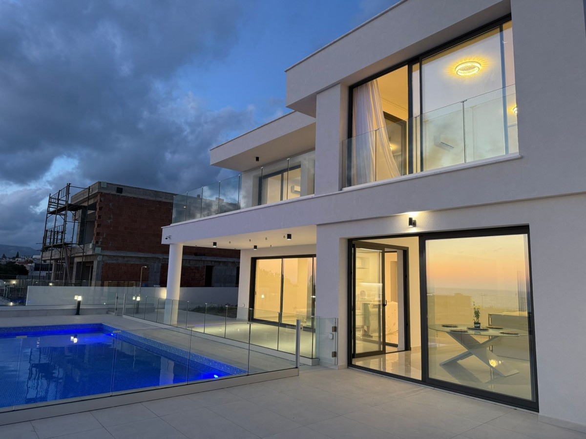 Detached Villa For Sale  in  Select Location